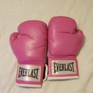 Women's Everlast boxing gloves